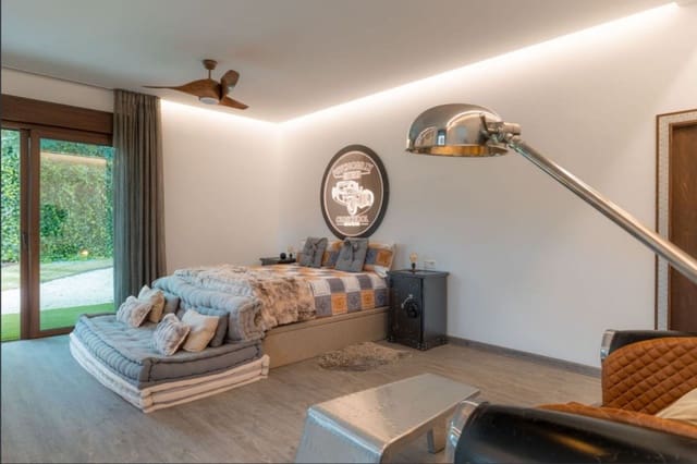 Chalet de 6 habitaciones en Benahavís en venta con piscina - 3.950.000 € (Ref: 9004632)