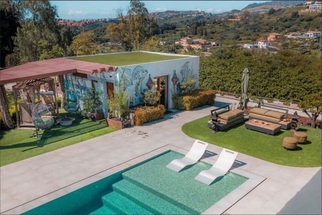 Chalet de 6 habitaciones en Benahavís en venta con piscina - 3.950.000 € (Ref: 9004632)