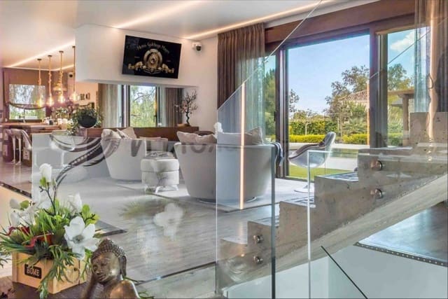 Chalet de 6 habitaciones en Benahavís en venta con piscina - 3.950.000 € (Ref: 9004632)