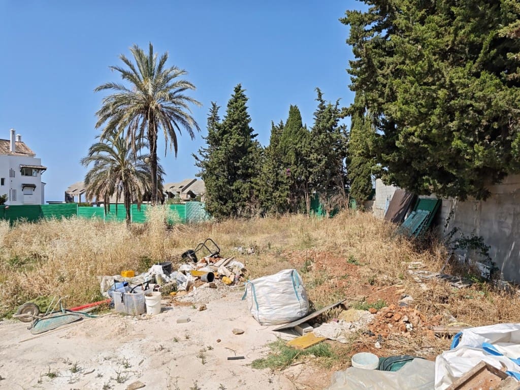 Building Plot for sale in Marbella - € 1,316,000 (Ref: 9042047)