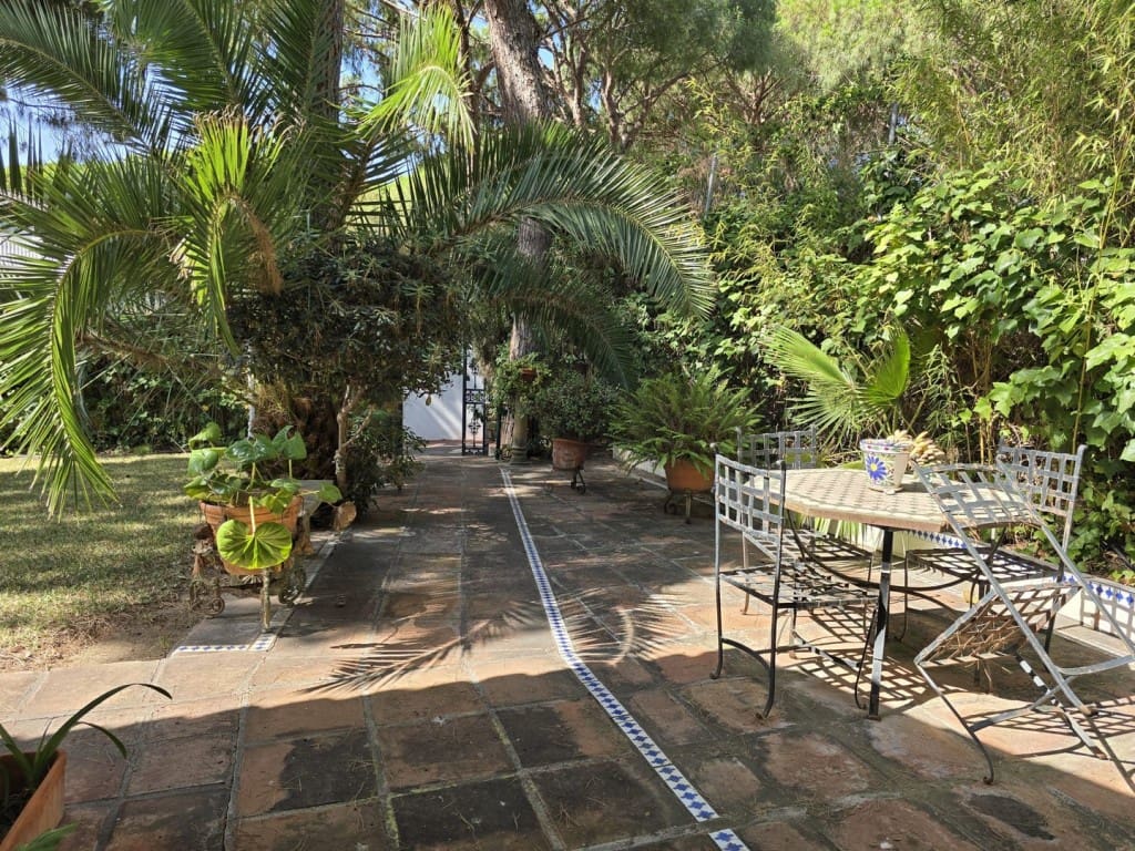 4 soveværelse Villa til salg i Calahonda med swimmingpool - € 890.000 (Ref: 9104331)