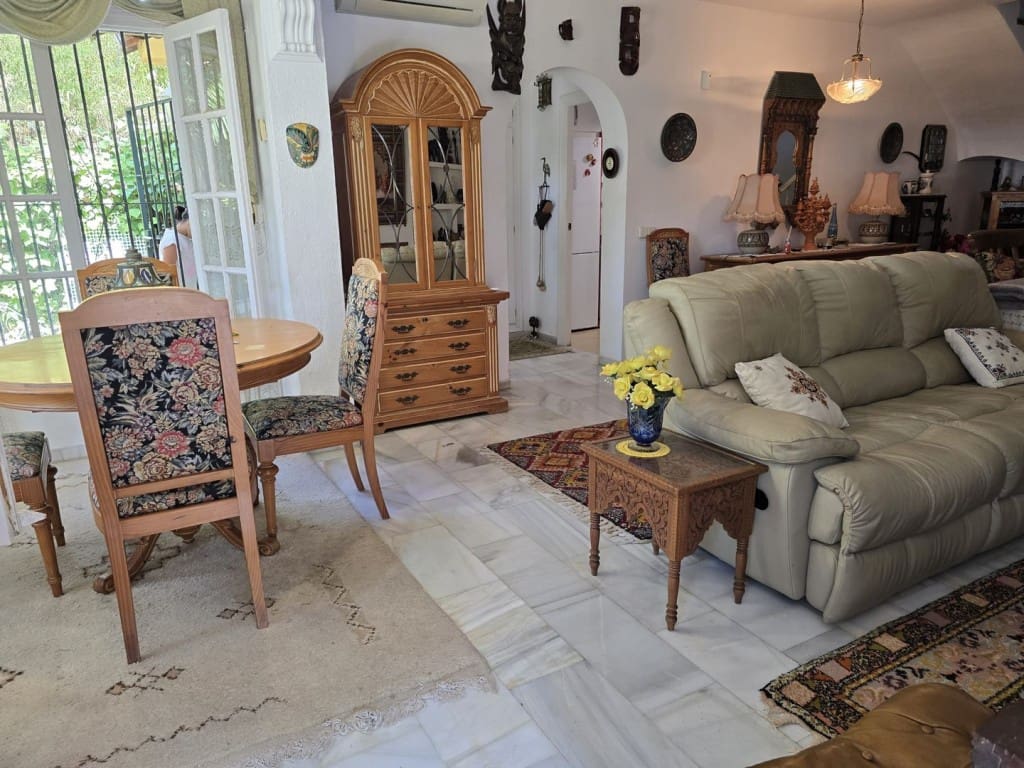 4 soveværelse Villa til salg i Calahonda med swimmingpool - € 890.000 (Ref: 9104331)