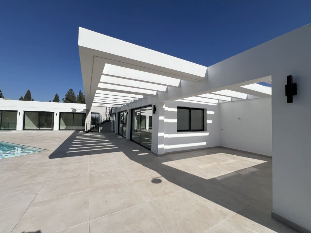 5 soverom Villa til salgs i Mijas Costa med svømmebasseng garasje - € 2 548 000 (Ref: 9106346)