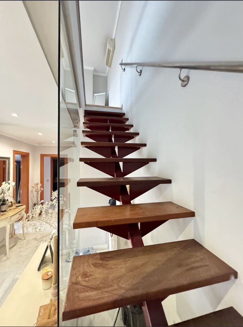 2 bedroom Penthouse for sale in Benahavis with pool garage - € 378,000 (Ref: 9129527)