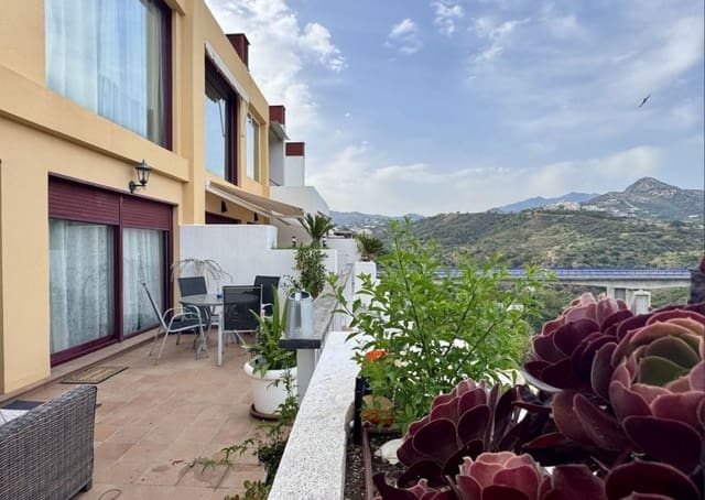 2 bedroom Penthouse for sale in Benahavís with pool garage - € 378,000 (Ref: 9129527)