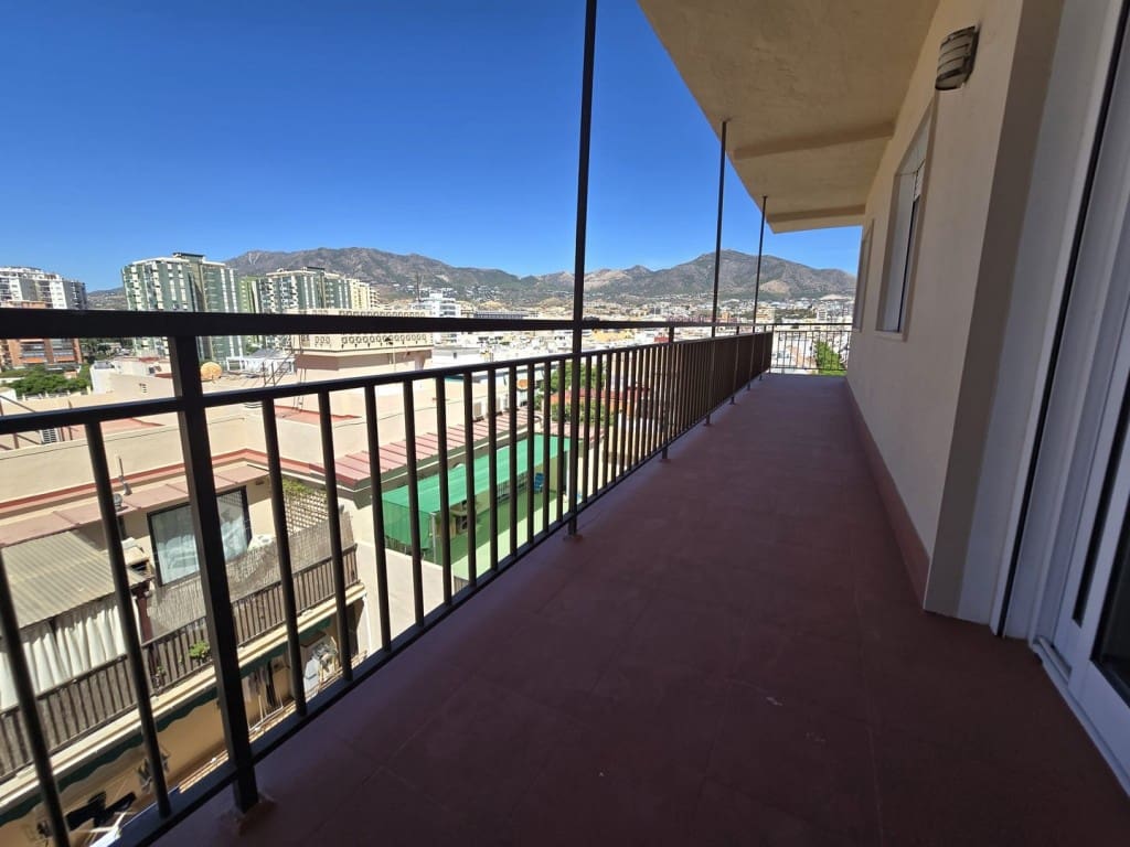 4 bedroom Apartment for sale in Fuengirola - € 595,000 (Ref: 9236091)