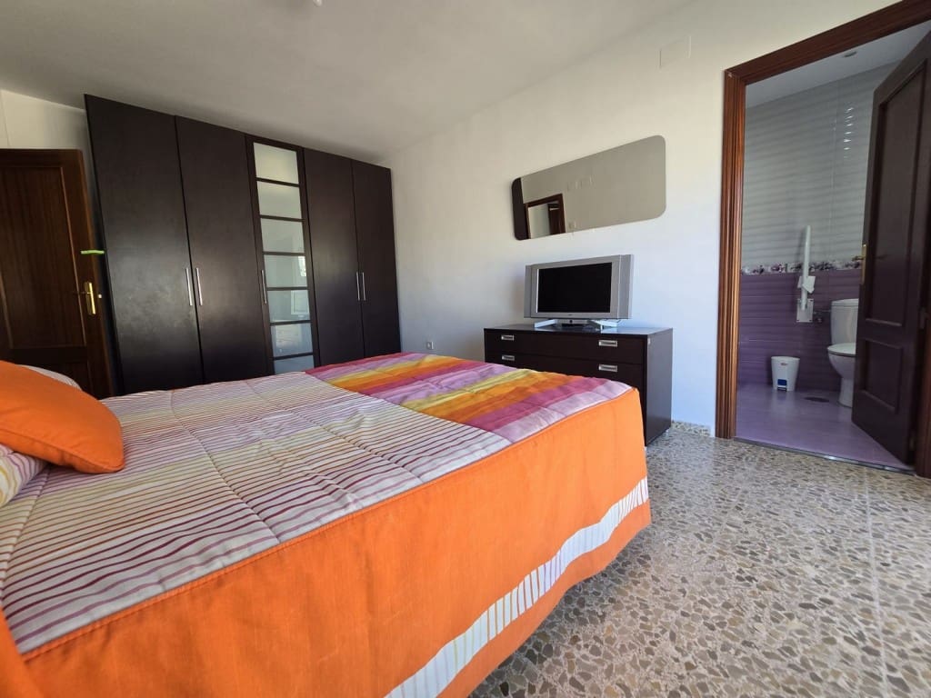 4 bedroom Apartment for sale in Fuengirola - € 595,000 (Ref: 9236091)