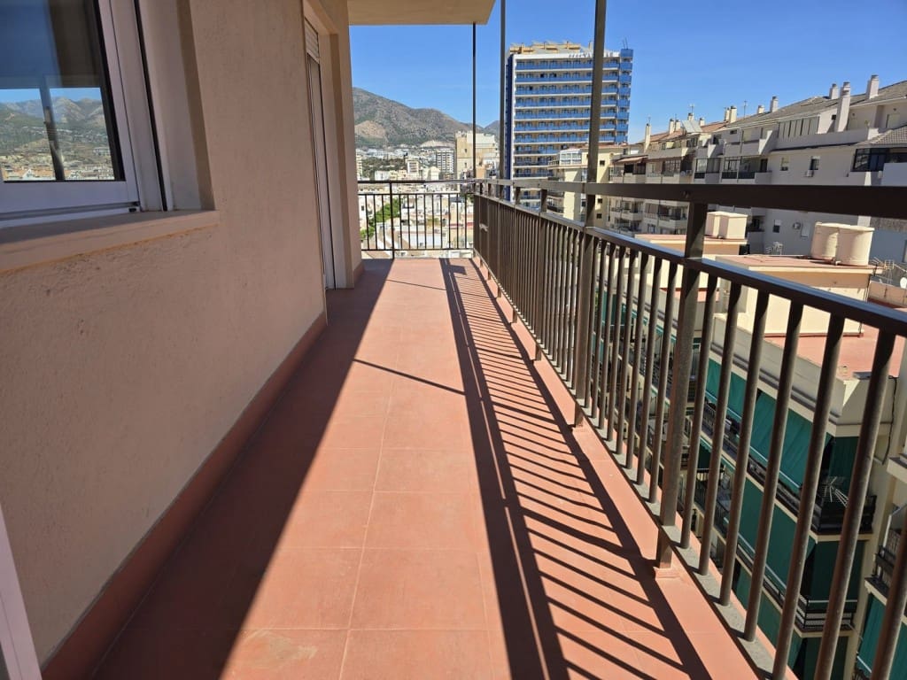 4 bedroom Apartment for sale in Fuengirola - € 595,000 (Ref: 9236091)