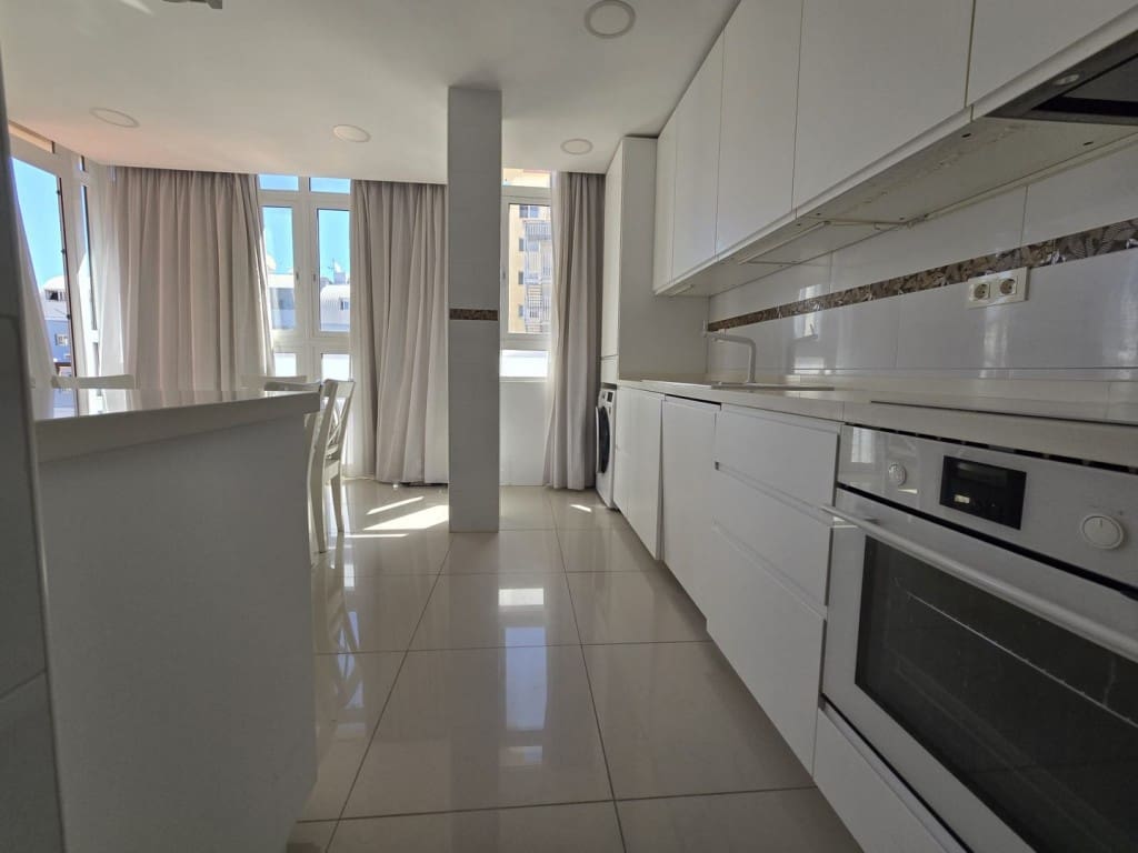 4 bedroom Apartment for sale in Fuengirola - € 595,000 (Ref: 9236091)