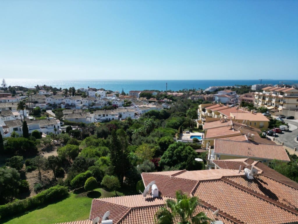 2 bedroom Apartment for sale in Mijas Costa with pool - € 267,000 (Ref: 9300677)