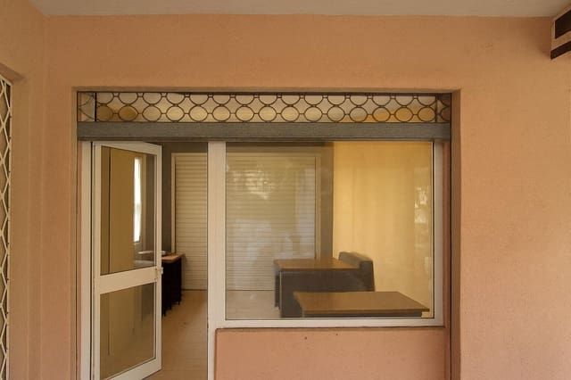 Commercial for sale in Calahonda, Mijas - € 215,000 (Ref: 9406190)