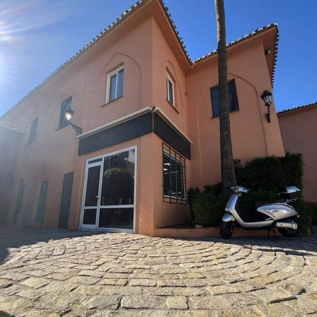 Komercyjne na sprzedaż w Calahonda - 215 000 € (Ref: 9406190)