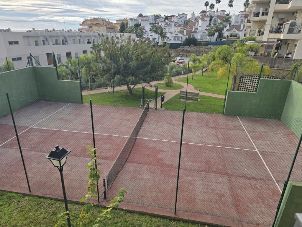 2 soverom Penthouse til salgs i Riviera del Sol med svømmebasseng garasje - € 340 000 (Ref: 9410505)