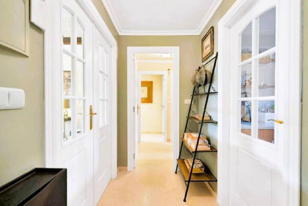 Apartamento de 2 habitaciones en Elviria en venta con piscina garaje - 397.500 € (Ref: 9461036)