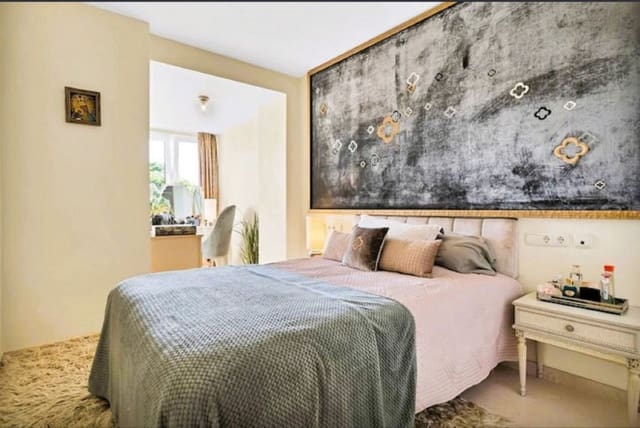 Apartamento de 2 habitaciones en Elviria, Marbella en venta con piscina garaje - 397.500 € (Ref: 9461036)