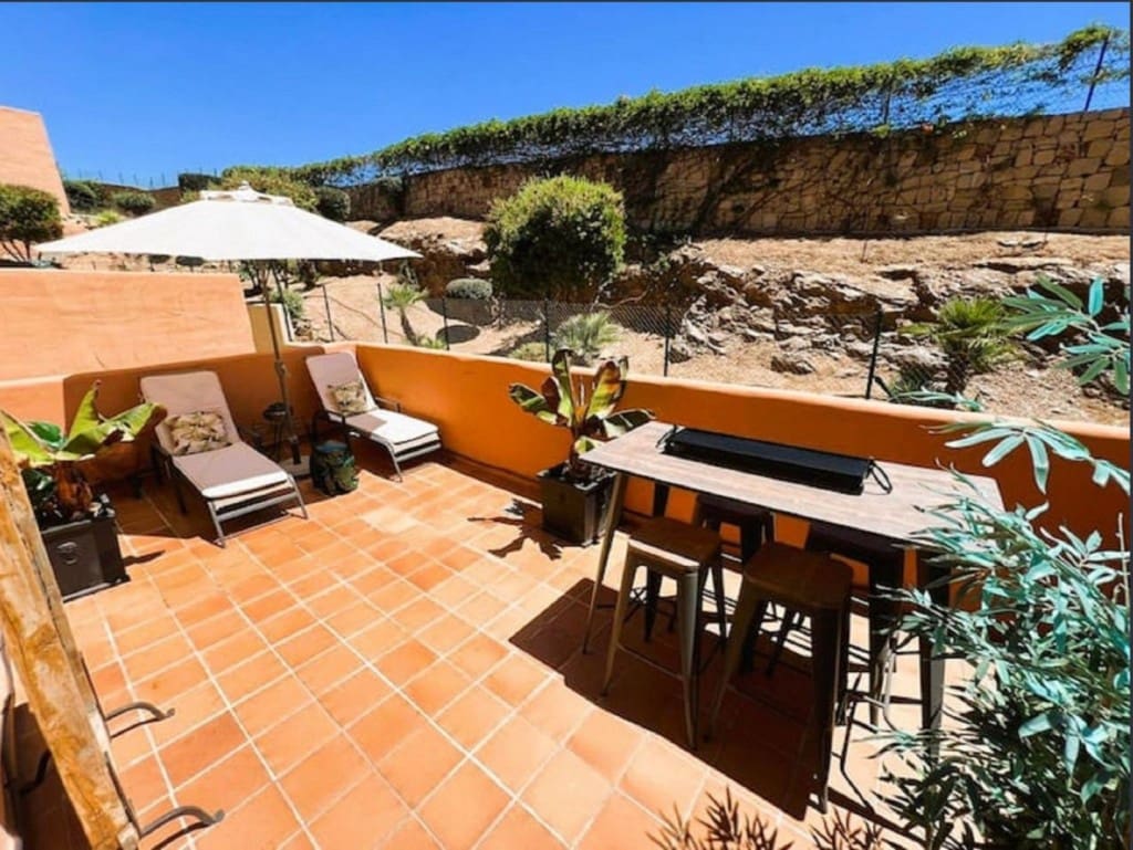 Apartamento de 2 habitaciones en Elviria en venta con piscina garaje - 397.500 € (Ref: 9461036)