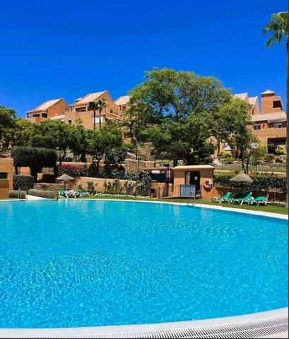 Apartamento de 2 habitaciones en Elviria, Marbella en venta con piscina garaje - 397.500 € (Ref: 9461036)