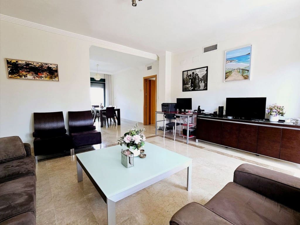 2 bedroom Apartment for sale in Marbesa with pool garage - € 389,000 (Ref: 9461038)