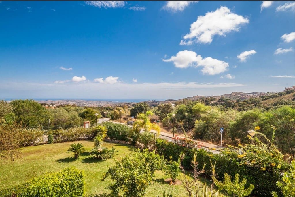 2 quarto Apartamento para venda em La Mairena com piscina - 385 000 € (Ref: 9461039)