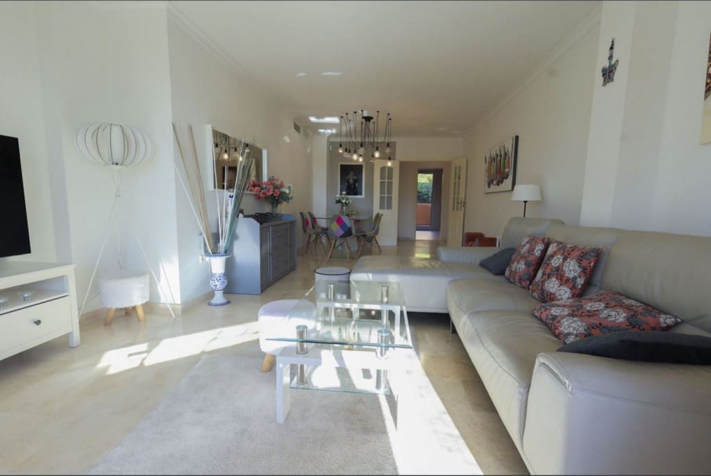 2 makuuhuone Huoneisto myytävänä paikassa Elviria mukana uima-altaan - 375 000 € (Ref: 9461040)