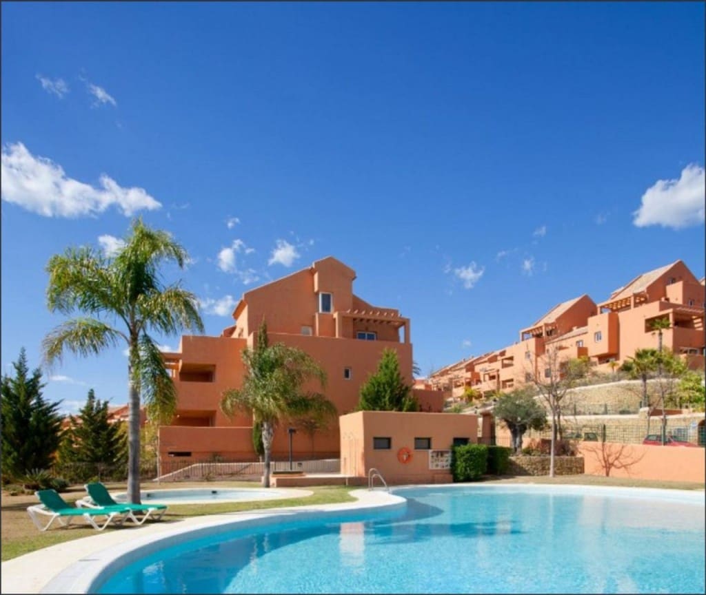 2 makuuhuone Huoneisto myytävänä paikassa Elviria mukana uima-altaan - 375 000 € (Ref: 9461040)