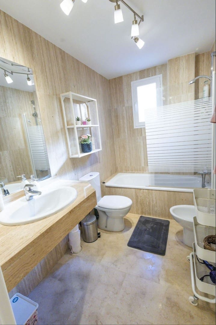 2 makuuhuone Huoneisto myytävänä paikassa Elviria mukana uima-altaan - 375 000 € (Ref: 9461040)