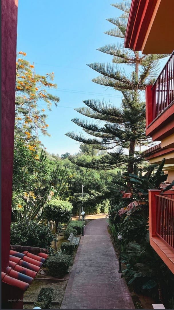 Apartamento de 2 habitaciones en La Reserva en venta con piscina garaje - 299.000 € (Ref: 9461044)