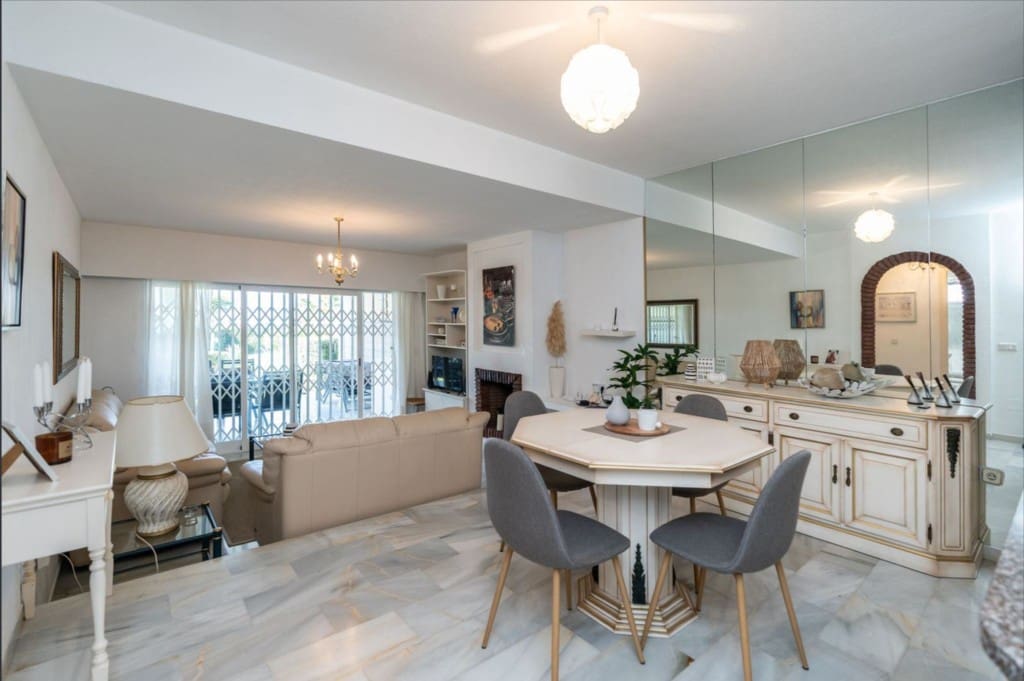 Apartamento de 2 habitaciones en La Reserva en venta con piscina - 395.000 € (Ref: 9461045)