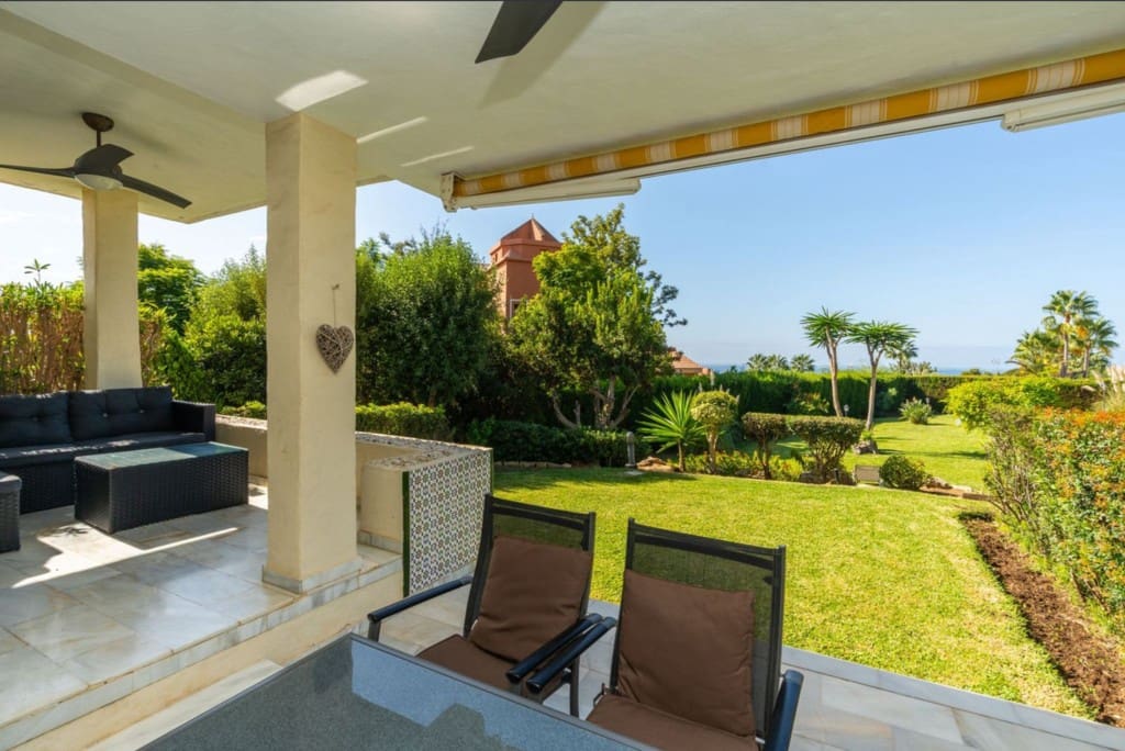 Apartamento de 2 habitaciones en La Reserva en venta con piscina - 395.000 € (Ref: 9461045)