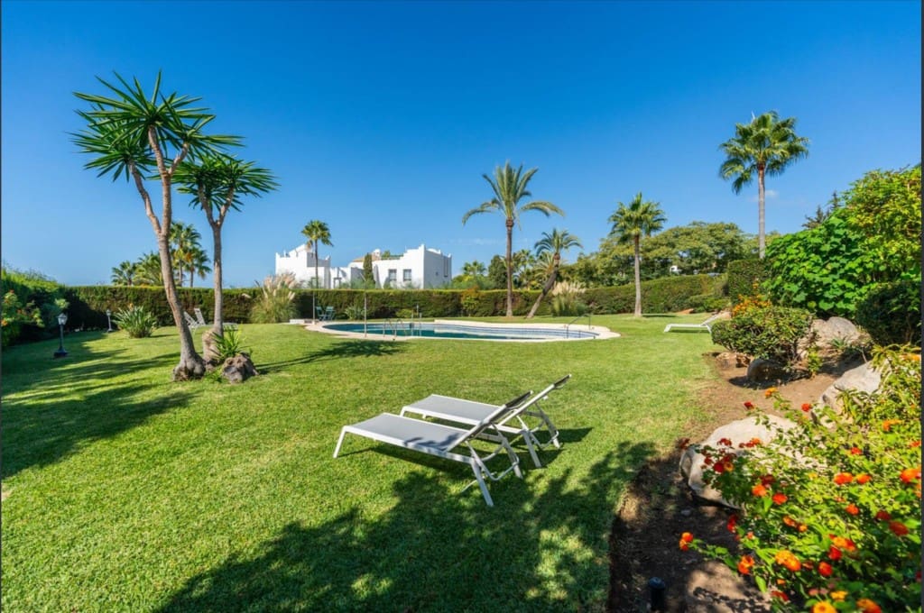 Apartamento de 2 habitaciones en La Reserva en venta con piscina - 395.000 € (Ref: 9461045)