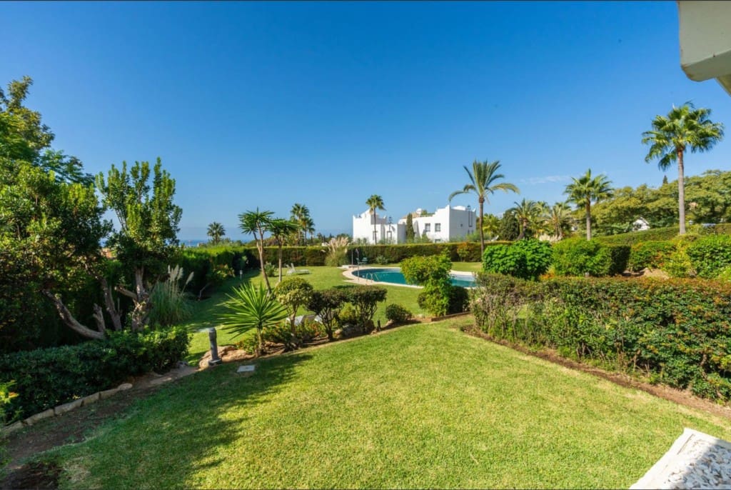 Apartamento de 2 habitaciones en La Reserva en venta con piscina - 395.000 € (Ref: 9461045)