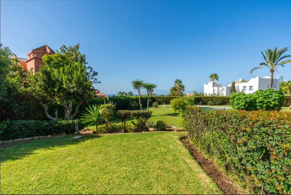 Apartamento de 2 habitaciones en La Reserva en venta con piscina - 395.000 € (Ref: 9461045)