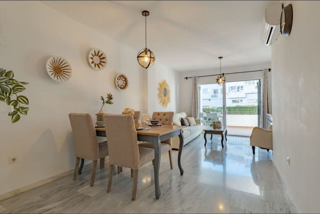 2 soverom Leilighet til salgs i Calahonda med svømmebasseng garasje - € 339 000 (Ref: 9465136)