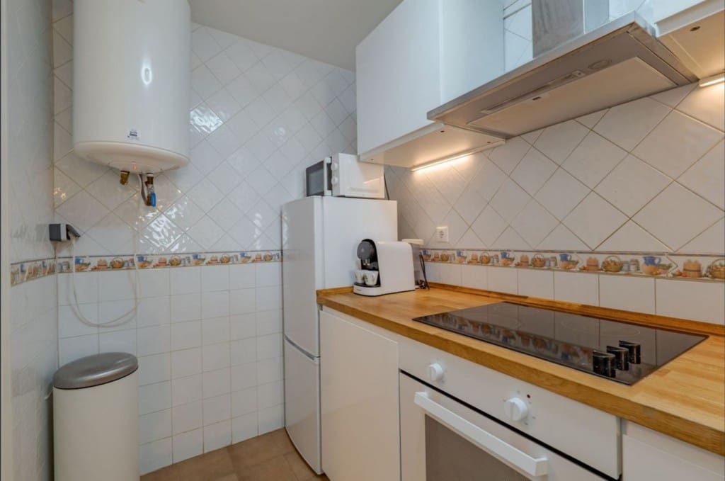 2 soverom Leilighet til salgs i Calahonda med svømmebasseng garasje - € 339 000 (Ref: 9465136)