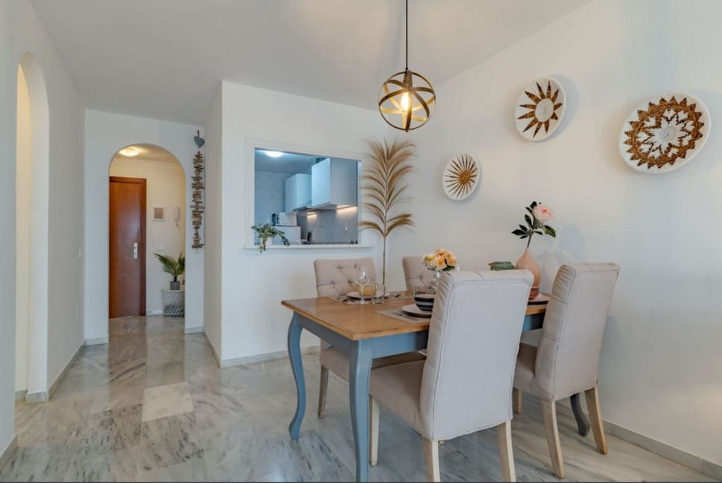 2 soverom Leilighet til salgs i Calahonda med svømmebasseng garasje - € 339 000 (Ref: 9465136)