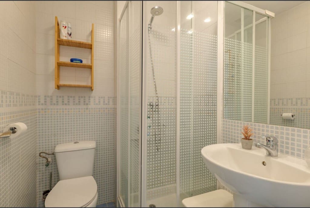 2 soverom Leilighet til salgs i Calahonda med svømmebasseng garasje - € 339 000 (Ref: 9465136)