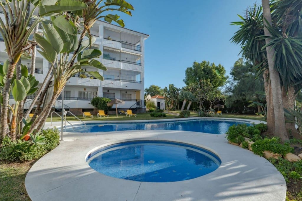 2 soverom Leilighet til salgs i Calahonda med svømmebasseng garasje - € 339 000 (Ref: 9465136)