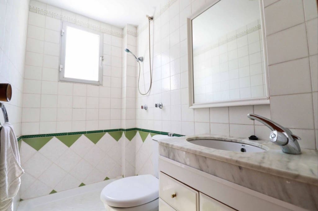 Ático de 3 habitaciones en Elviria en venta con piscina - 425.000 € (Ref: 9465137)