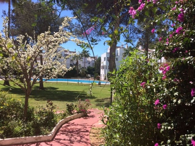 Ático de 3 habitaciones en Elviria, Marbella en venta con piscina - 425.000 € (Ref: 9465137)