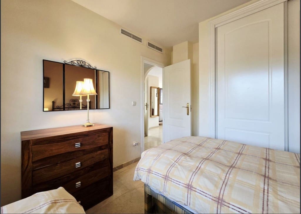 2 bedroom Penthouse for sale in Elviria with pool garage - € 419,000 (Ref: 9465140)