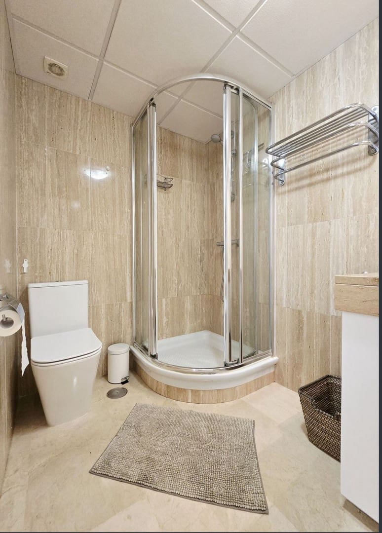 2 bedroom Penthouse for sale in Elviria with pool garage - € 419,000 (Ref: 9465140)