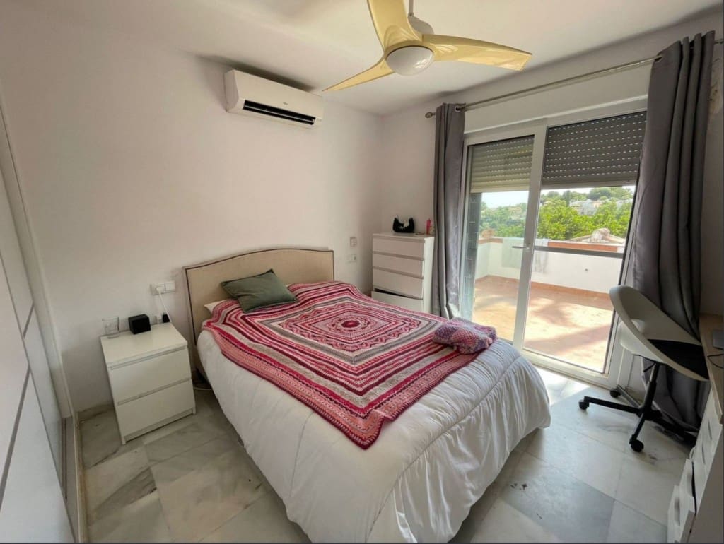 Casa de 4 habitaciones en Calahonda en venta con piscina garaje - 425.000 € (Ref: 9468083)