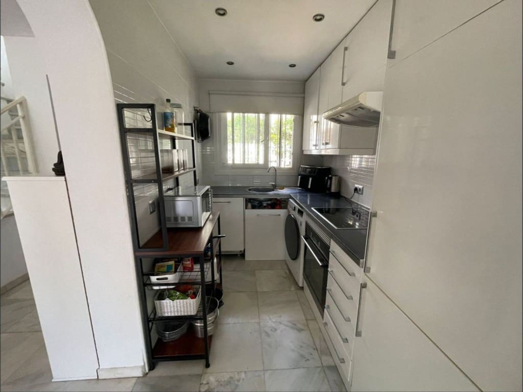 Casa de 4 habitaciones en Calahonda en venta con piscina garaje - 425.000 € (Ref: 9468083)
