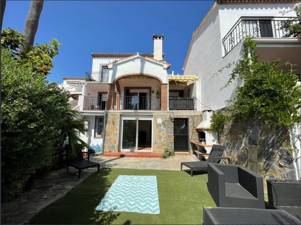 Casa de 4 habitaciones en Calahonda en venta con piscina garaje - 425.000 € (Ref: 9468083)