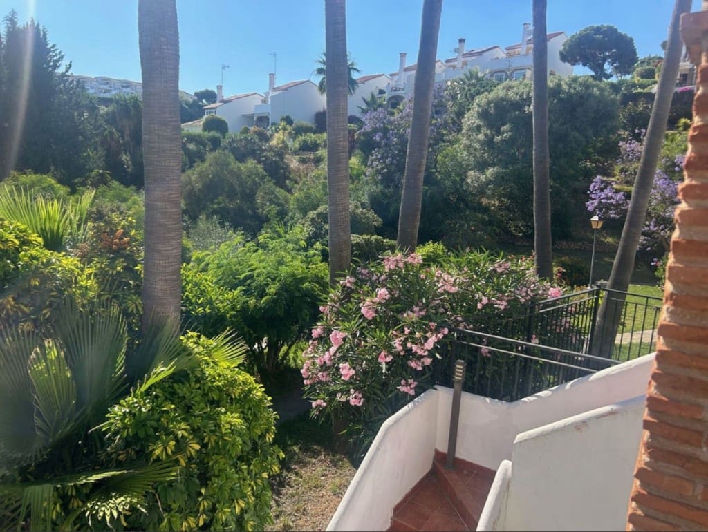 Casa de 4 habitaciones en Calahonda en venta con piscina garaje - 425.000 € (Ref: 9468083)