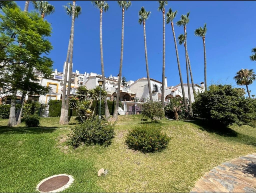 Casa de 4 habitaciones en Calahonda en venta con piscina garaje - 425.000 € (Ref: 9468083)