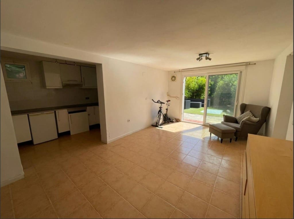 Casa de 4 habitaciones en Calahonda en venta con piscina garaje - 425.000 € (Ref: 9468083)
