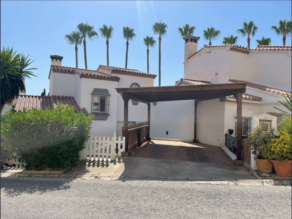 Casa de 4 habitaciones en Calahonda en venta con piscina garaje - 425.000 € (Ref: 9468083)