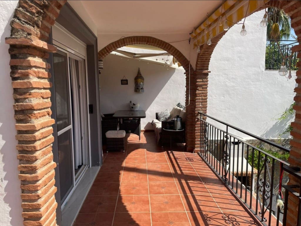Casa de 4 habitaciones en Calahonda en venta con piscina garaje - 425.000 € (Ref: 9468083)