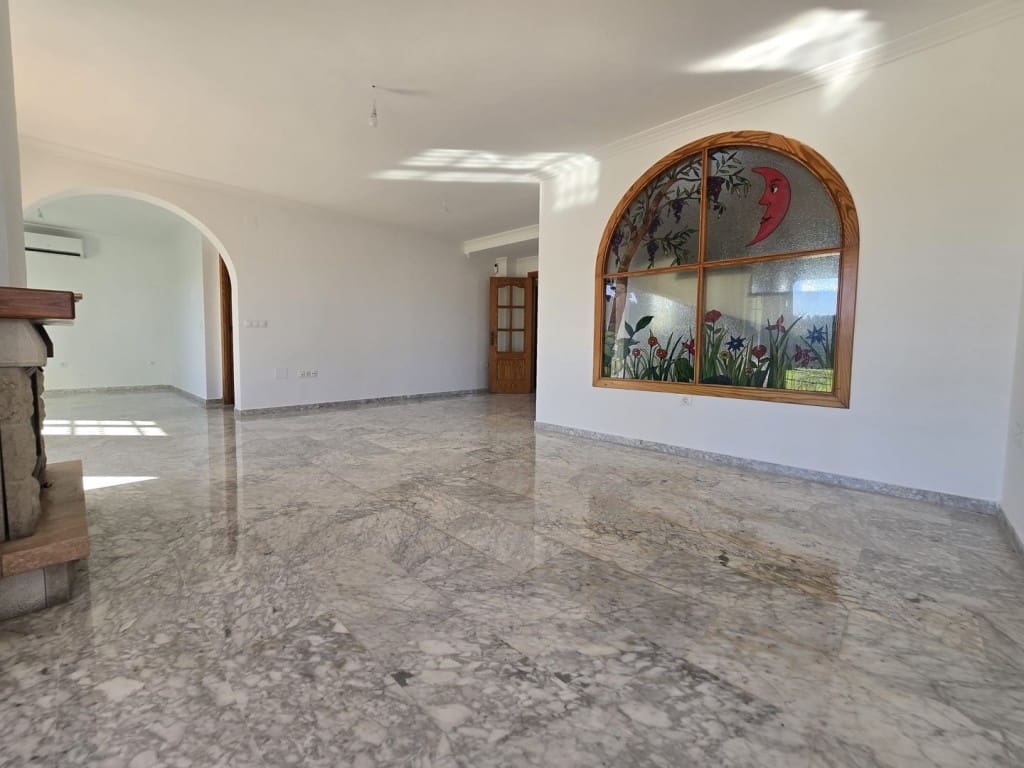 4 Zimmer Villa zu verkaufen in Mijas Costa mit Pool Garage - 895.000 € (Ref: 9468085)